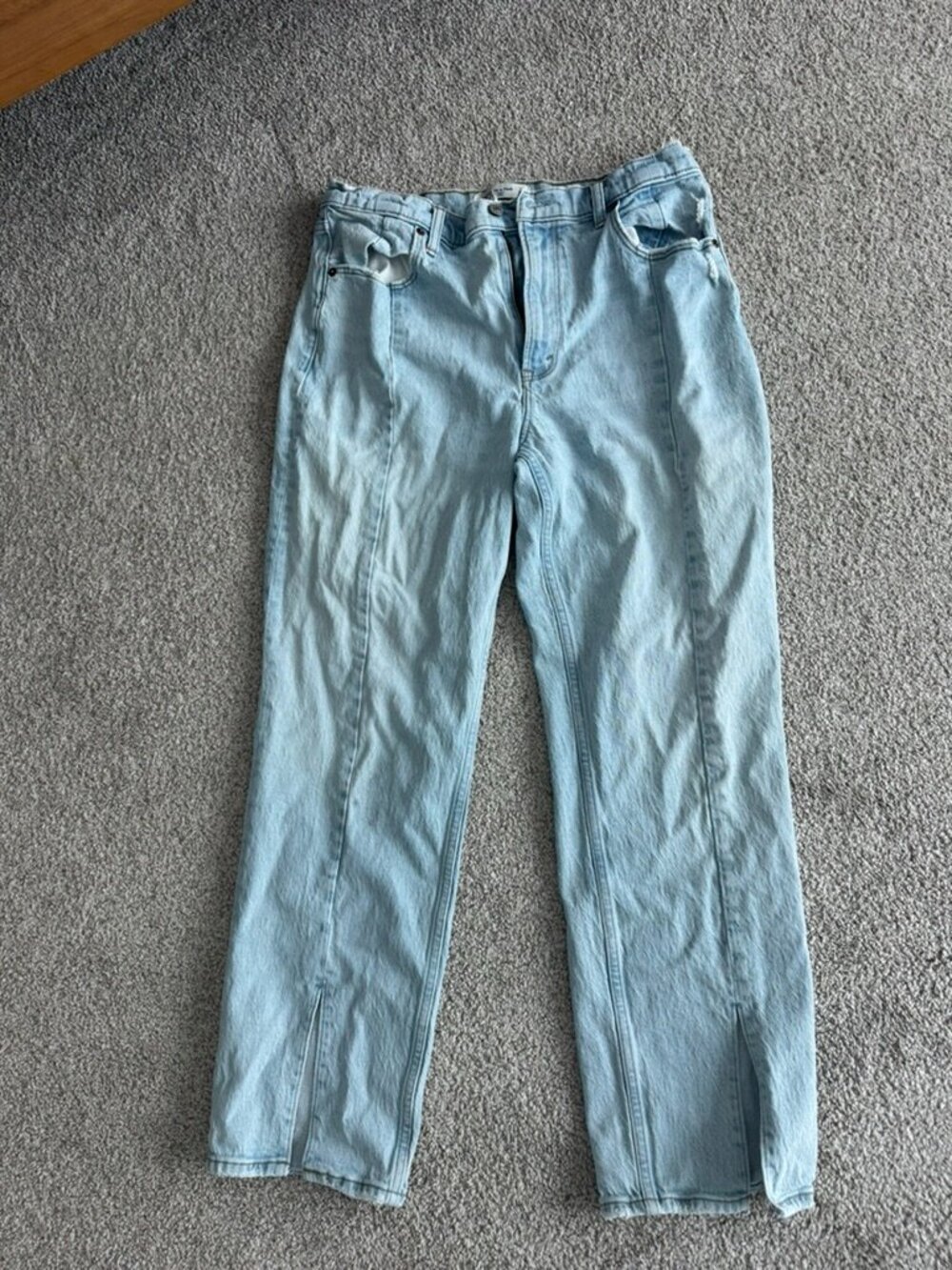 Abercrombie & Fitch 90s Straight Ultra High Rise Light Wash Jeans Front Slit 31/
